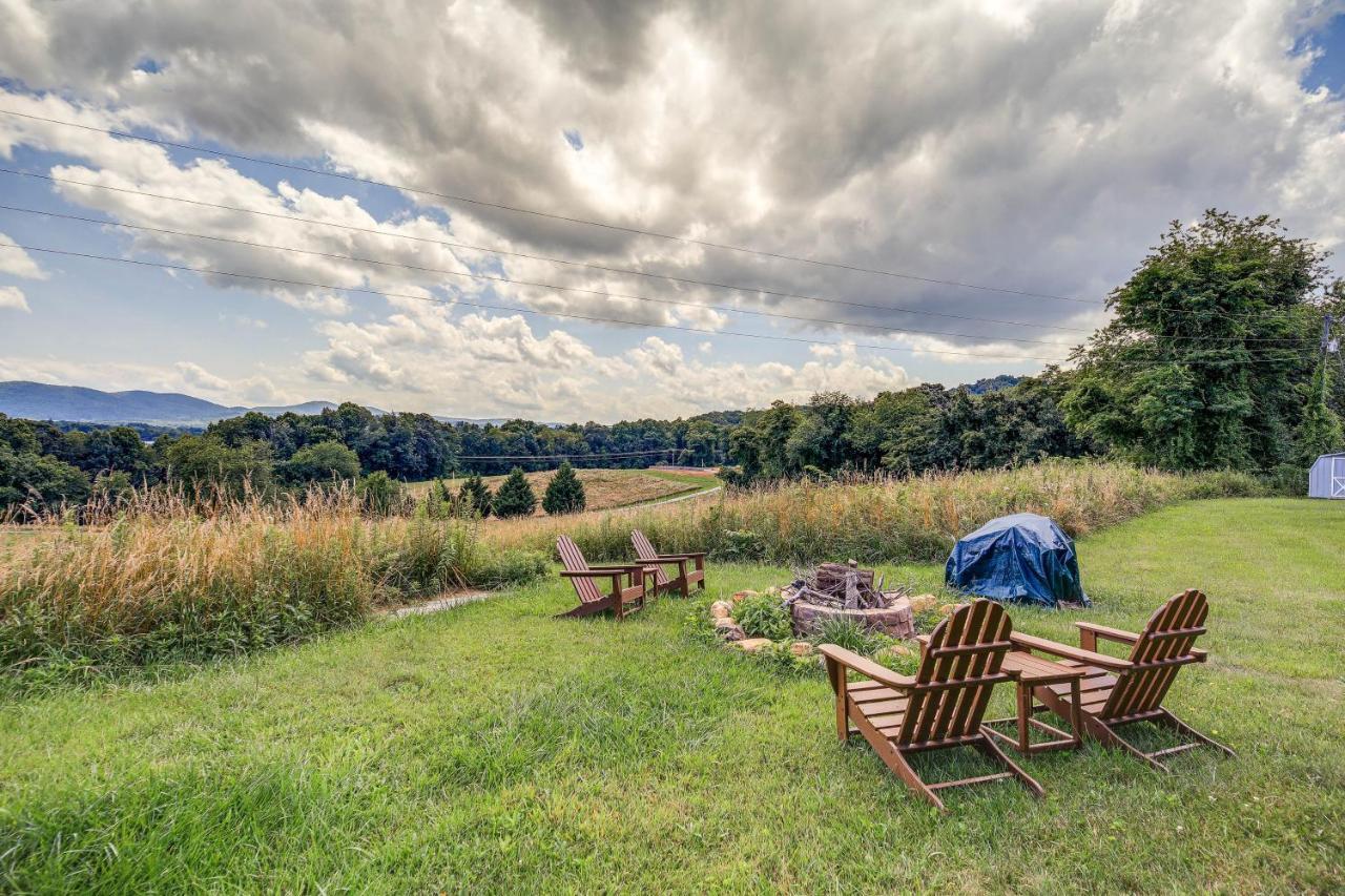 Blue Ridge Mountain Cabin With Views And Hot Tub Sparta Luaran gambar