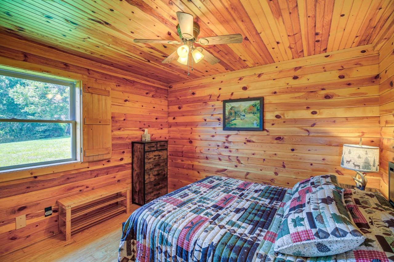 Blue Ridge Mountain Cabin With Views And Hot Tub Sparta Luaran gambar