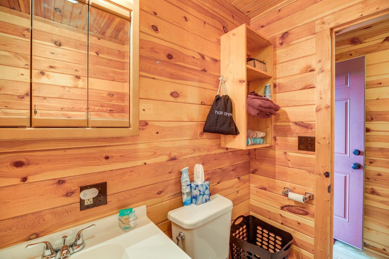 Blue Ridge Mountain Cabin With Views And Hot Tub Sparta Luaran gambar