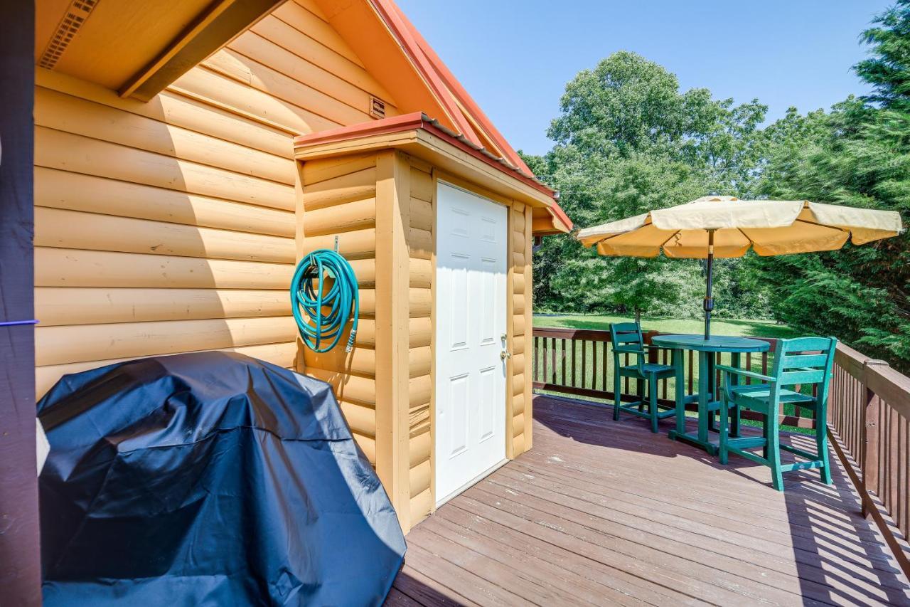 Blue Ridge Mountain Cabin With Views And Hot Tub Sparta Luaran gambar
