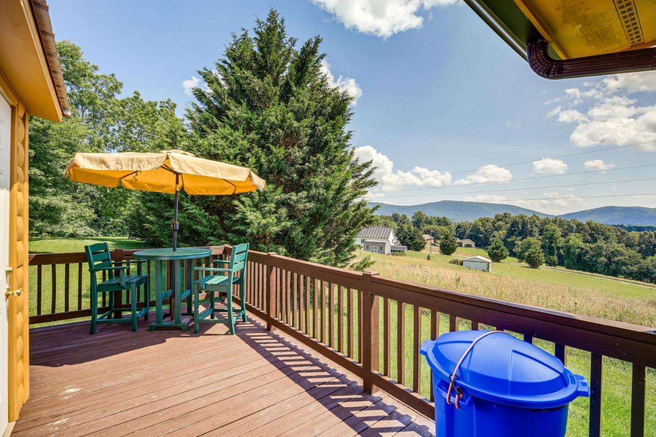 Blue Ridge Mountain Cabin With Views And Hot Tub Sparta Luaran gambar